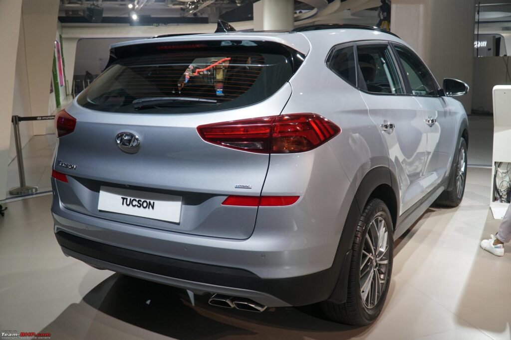 Honda Civic vs Hyundai Tucson